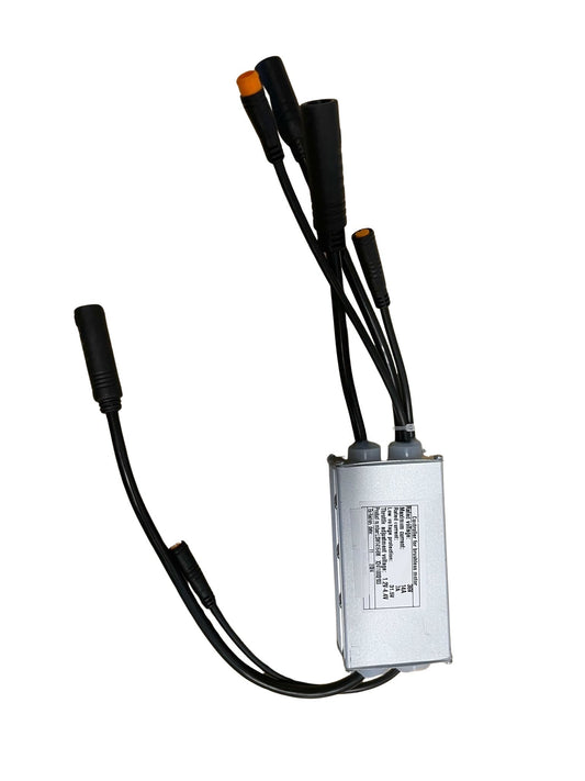 Sort og grå controller til el-ladcykel og ladcykel